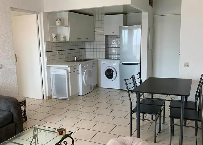 Moderne, A 50m 르발카레스